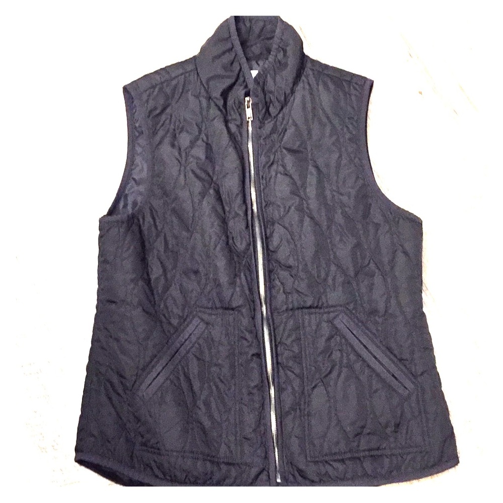 Lightweight black zip vest